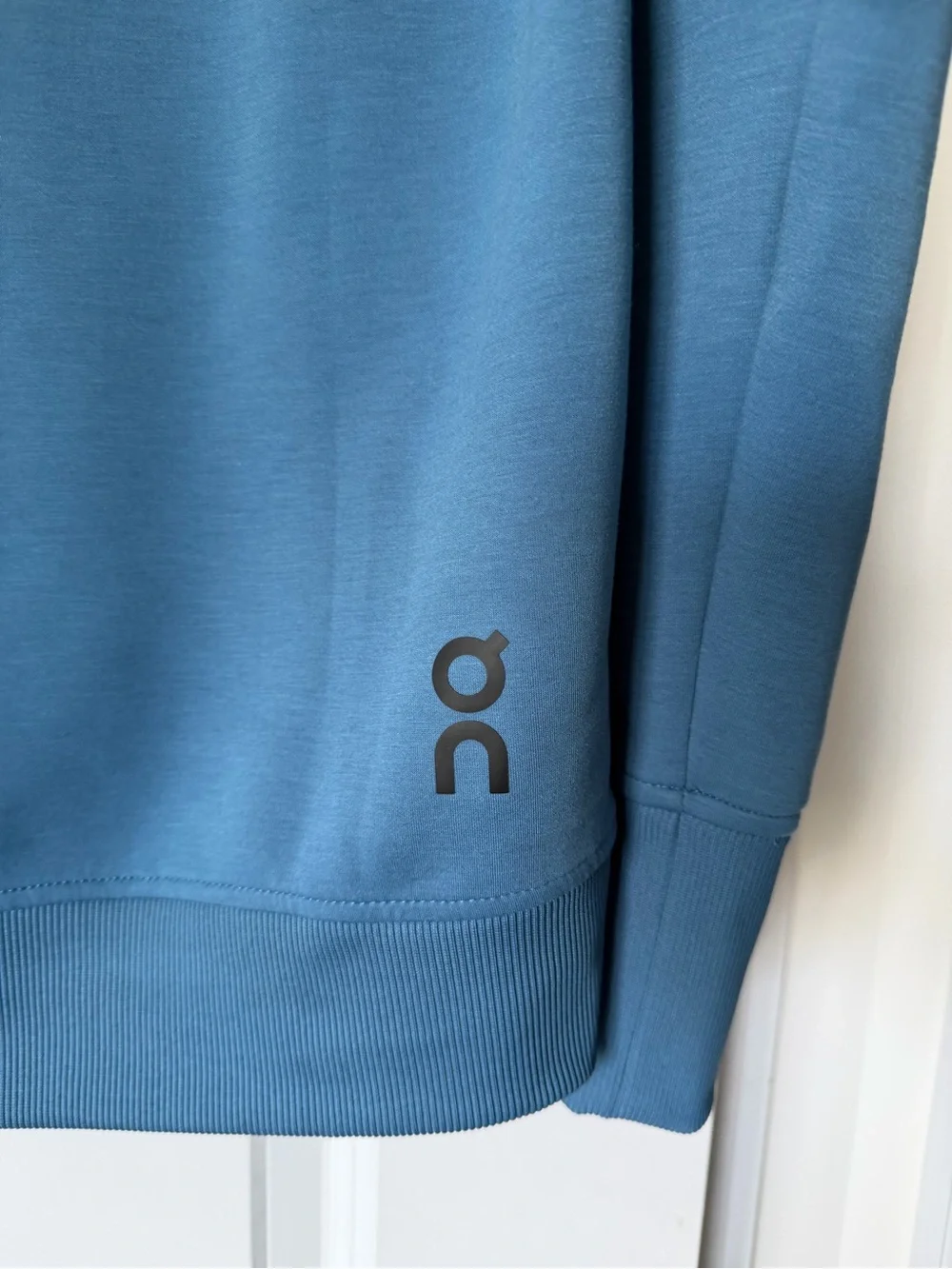 On Running Crewneck Hoodie with Black Pocket